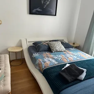 Apartamento Guest Nearby Champs Elysees, Paris